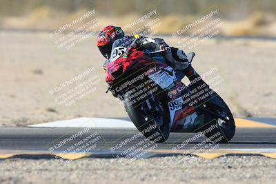 media/Jan-10-2025-CVMA Friday Practice (Fri) [[489e0da257]]/Group 4 and Trackday/Session 5 (Turn 7)/